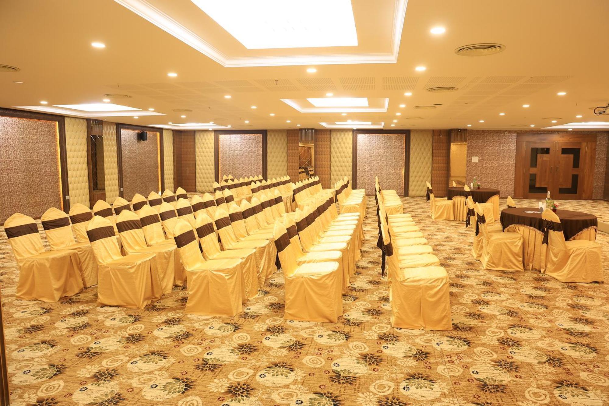 Hotel Anand Grand Hosur Ngoại thất bức ảnh